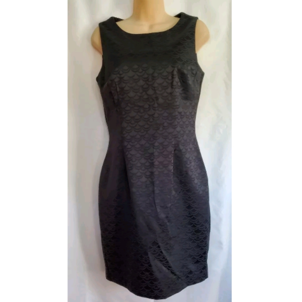 NWT Womens H&M Keyhole Back Sleeveless Textured LBD Dress Back Zipper Size 8